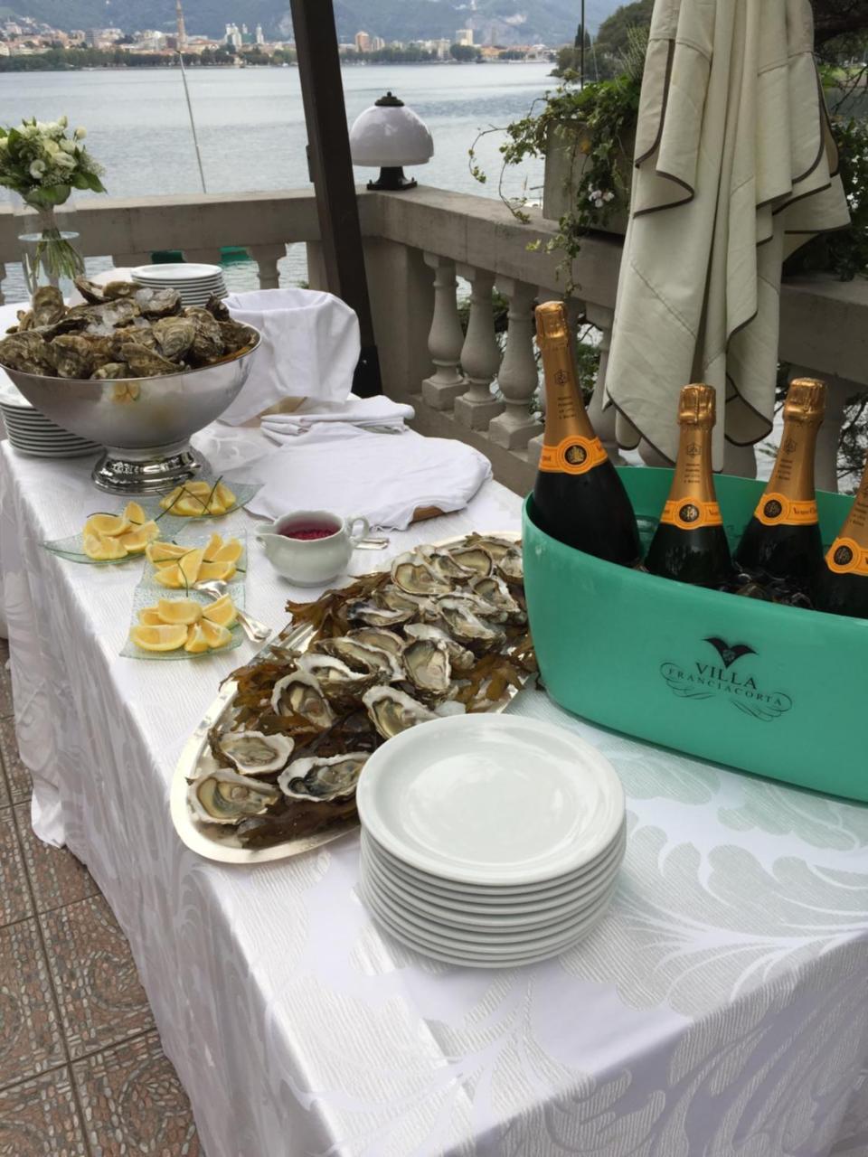 Boutique Hotel Villa Giulia Valmadrera Bagian luar foto